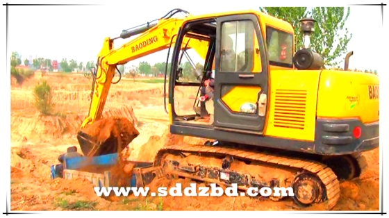 山東寶鼎機械小型挖掘機 山東寶鼎機械小型挖掘機