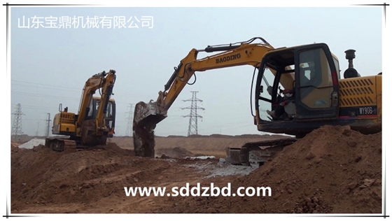 山東寶鼎機(jī)械小型挖掘機(jī)械產(chǎn)品