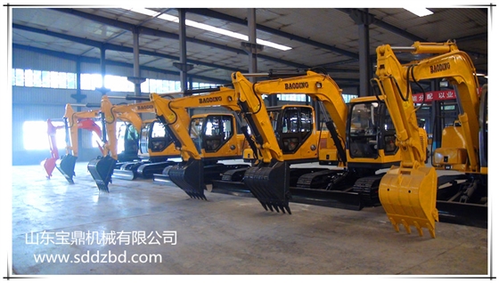 山東寶鼎挖掘機廠家小型挖掘機械產品