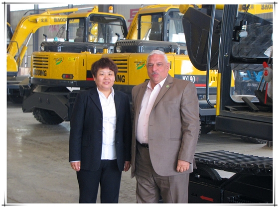 山東寶鼎小型挖掘機廠家 山東寶鼎小型挖掘機廠家