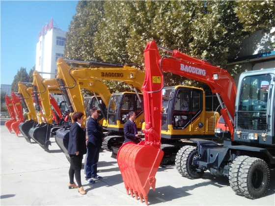 寶鼎液壓機械有限公司小型挖掘機械產品