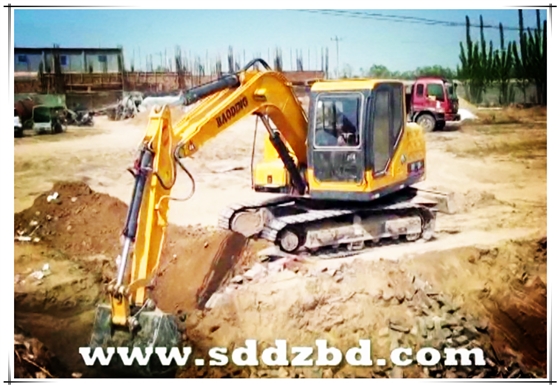 山東寶鼎挖掘機廠家小型挖掘機械產品 山東寶鼎挖掘機廠家小型挖掘機械產品