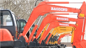 山東寶鼎反鏟式小型挖掘機 山東寶鼎反鏟式小型挖掘機