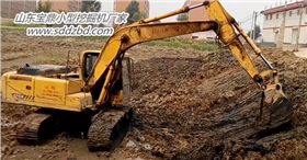 山東寶鼎反鏟式小型挖掘機(jī) 山東寶鼎反鏟式小型挖掘機(jī)