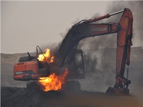 進(jìn)口小型挖掘機(jī)自燃 進(jìn)口小型挖掘機(jī)自燃