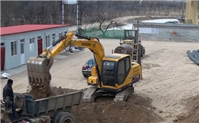 國產(chǎn)小型挖掘機(jī) 國產(chǎn)小型挖掘機(jī)