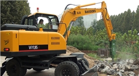 國產(chǎn)小型挖掘機(jī)