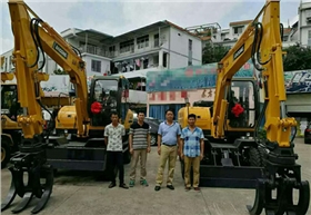 輪式抓木機 輪式抓木機