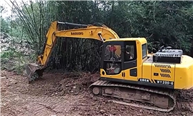 國產小型挖掘機