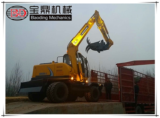 山東寶鼎挖掘機抓木機年底加班發車圖片 山東寶鼎挖掘機抓木機年底加班發車圖片