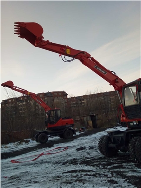 寶鼎輪式抓木機(jī) 寶鼎輪式抓木機(jī)