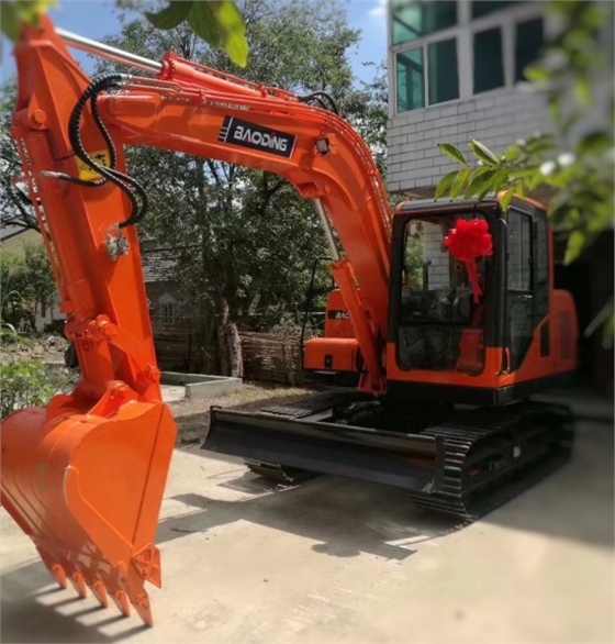 寶鼎小型挖掘機