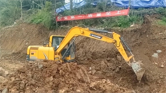 寶鼎小型挖掘機 寶鼎小型挖掘機