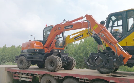 輪式小型挖掘機(jī) 輪式小型挖掘機(jī)