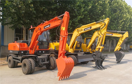 國產(chǎn)小型挖掘機(jī)