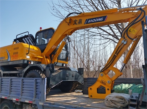 寶鼎小型挖掘機廠家 寶鼎小型挖掘機廠家