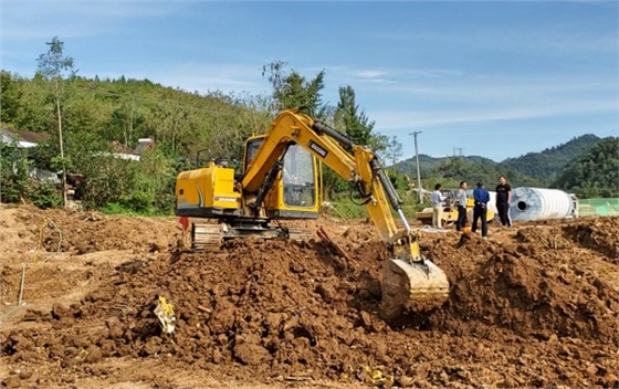 寶鼎小型挖掘機作業現場 寶鼎小型挖掘機作業現場