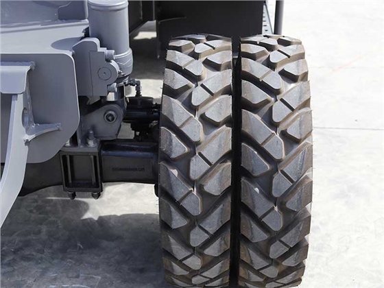 輪式挖掘機 輪式挖掘機