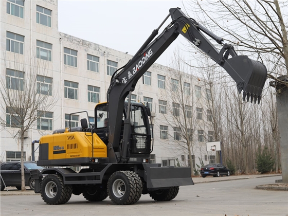 挖掘機保養.jpg 挖掘機保養.jpg