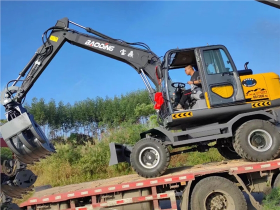 120抓木機(jī).jpg 120抓木機(jī).jpg