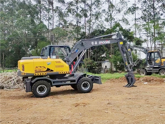 寶鼎抓木機(jī).jpg 寶鼎抓木機(jī).jpg