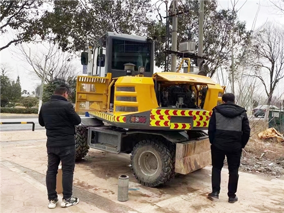 輪式挖掘機.png 輪式挖掘機.png