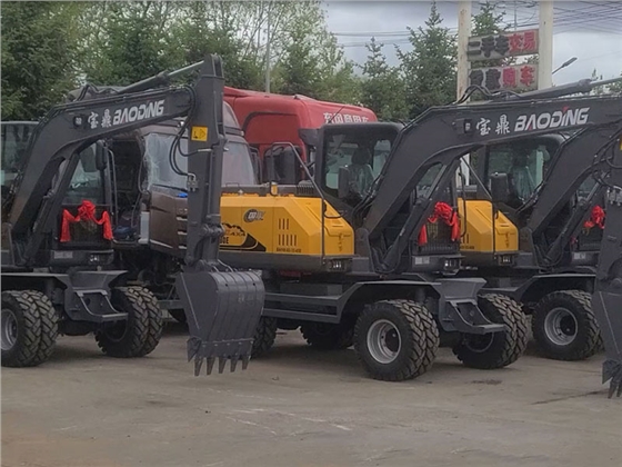 小型挖掘機 小型挖掘機