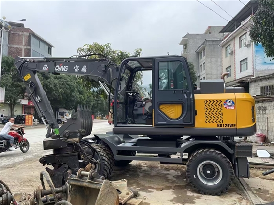 寶鼎120WE輪式抓木機(jī).png 寶鼎120WE輪式抓木機(jī).png