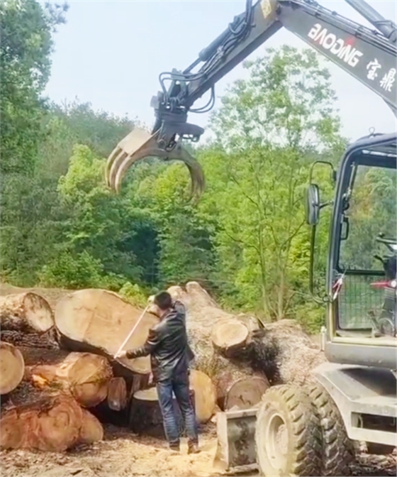 寶鼎120WD抓木機(jī) 寶鼎120WD抓木機(jī)