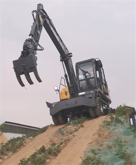 寶鼎120WD抓木機 寶鼎120WD抓木機