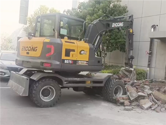 寶鼎75D輪式挖掘機.png 寶鼎75D輪式挖掘機.png