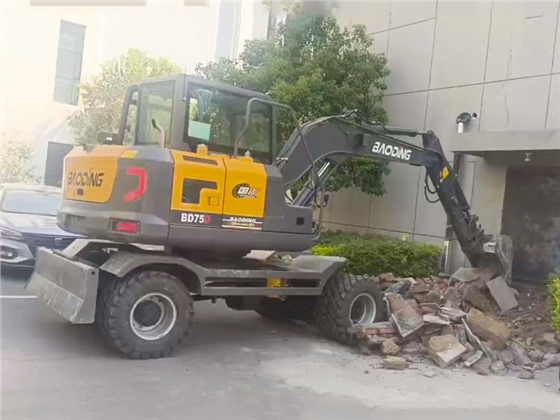 寶鼎BD75D輪式挖掘機.jpg 寶鼎BD75D輪式挖掘機.jpg