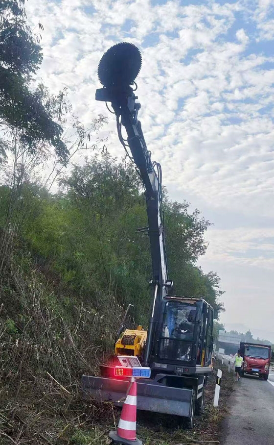 寶鼎綠籬切割機.jpg 寶鼎綠籬切割機.jpg