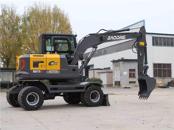 寶鼎75D輪式挖掘機.jpg 寶鼎75D輪式挖掘機.jpg