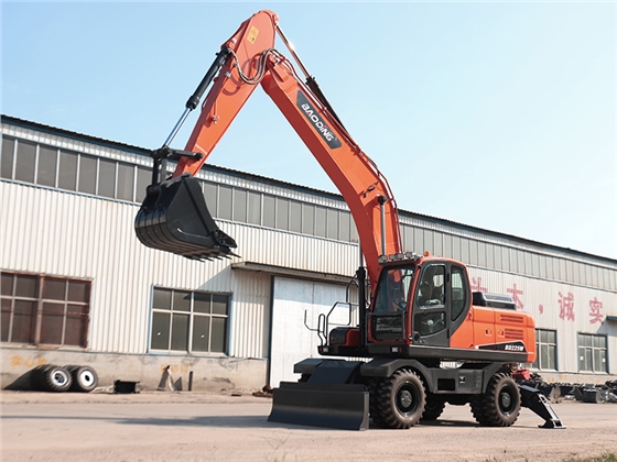 寶鼎22輪式5挖掘機.jpg 寶鼎22輪式5挖掘機.jpg