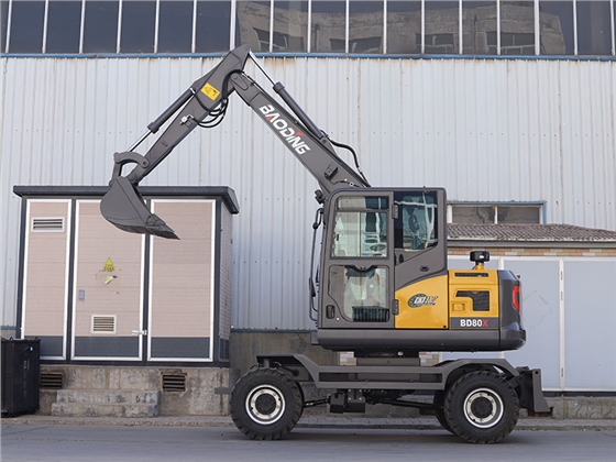 寶鼎80X挖掘機.jpg 寶鼎80X挖掘機.jpg