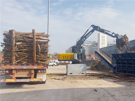 寶鼎95固定式抓木機.png 寶鼎95固定式抓木機.png