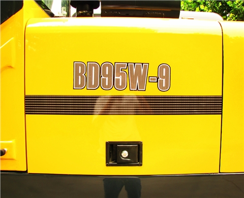 寶鼎輪式抓木機BD95W-9型