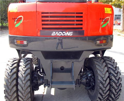 寶鼎小型輪式80-6挖掘機(jī)