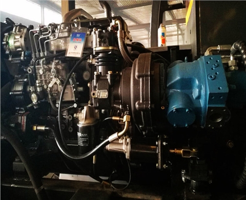 寶鼎BD80W-8輪式抓木機