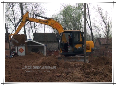 山東寶鼎履帶90挖掘機 山東寶鼎履帶90挖掘機