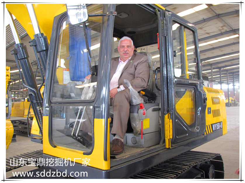 山東寶鼎公司小型挖掘機械 山東寶鼎公司小型挖掘機械