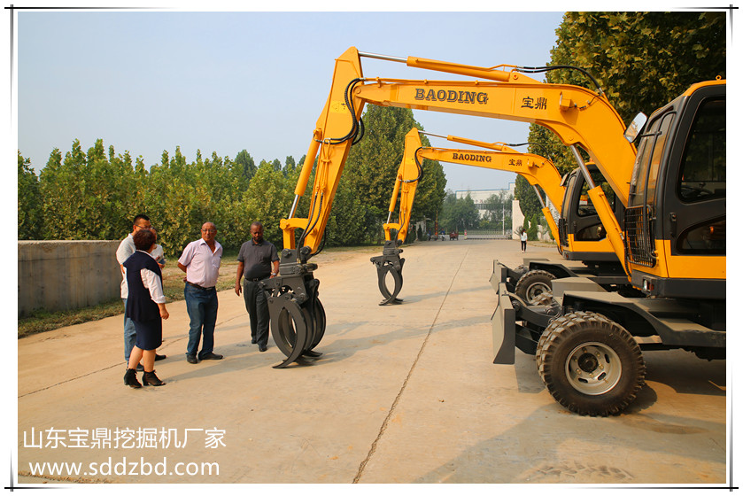 山東寶鼎挖掘機(jī)廠家小型挖掘機(jī)械產(chǎn)品 山東寶鼎挖掘機(jī)廠家小型挖掘機(jī)械產(chǎn)品