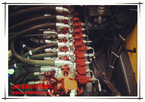 山東寶鼎輪式95-7抓木機 山東寶鼎輪式95-7抓木機