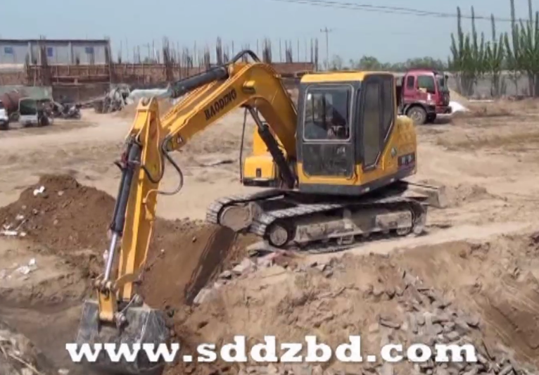 山東寶鼎履帶90小型挖掘機械產品 山東寶鼎履帶90小型挖掘機械產品