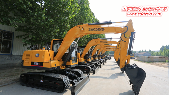 山東寶鼎小型挖掘機(jī)生產(chǎn)廠家 山東寶鼎小型挖掘機(jī)生產(chǎn)廠家