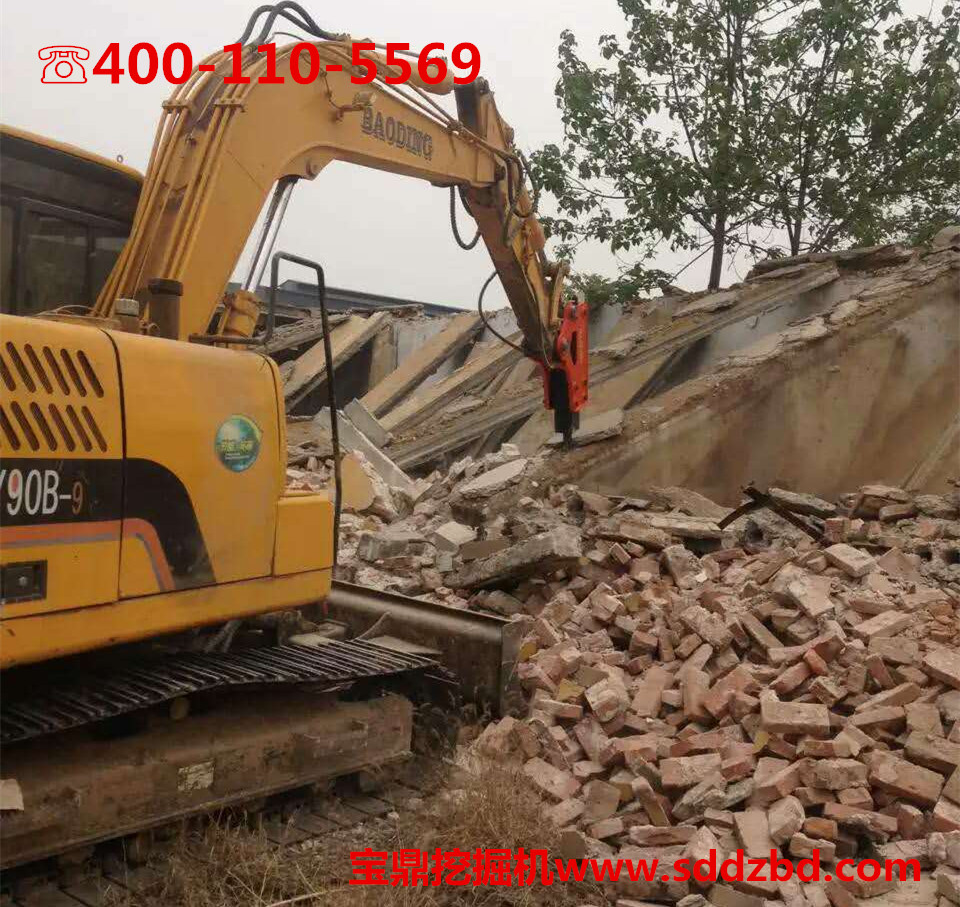寶鼎挖掘機工作中.jpg 寶鼎挖掘機工作中.jpg