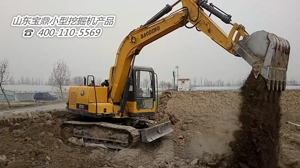 寶鼎小型挖掘機(jī)械工作小時(shí)過萬仍舊操作自如 寶鼎小型挖掘機(jī)械工作小時(shí)過萬仍舊操作自如