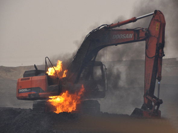 進口小型挖掘機自燃 進口小型挖掘機自燃