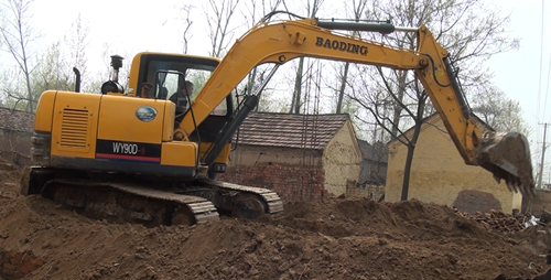 寶鼎小型挖掘機(jī)